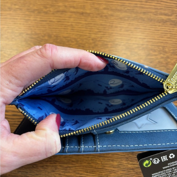 Loungefly Disney Peter Pan Second Star Flap Wallet. NWT - Picture 7 of 7